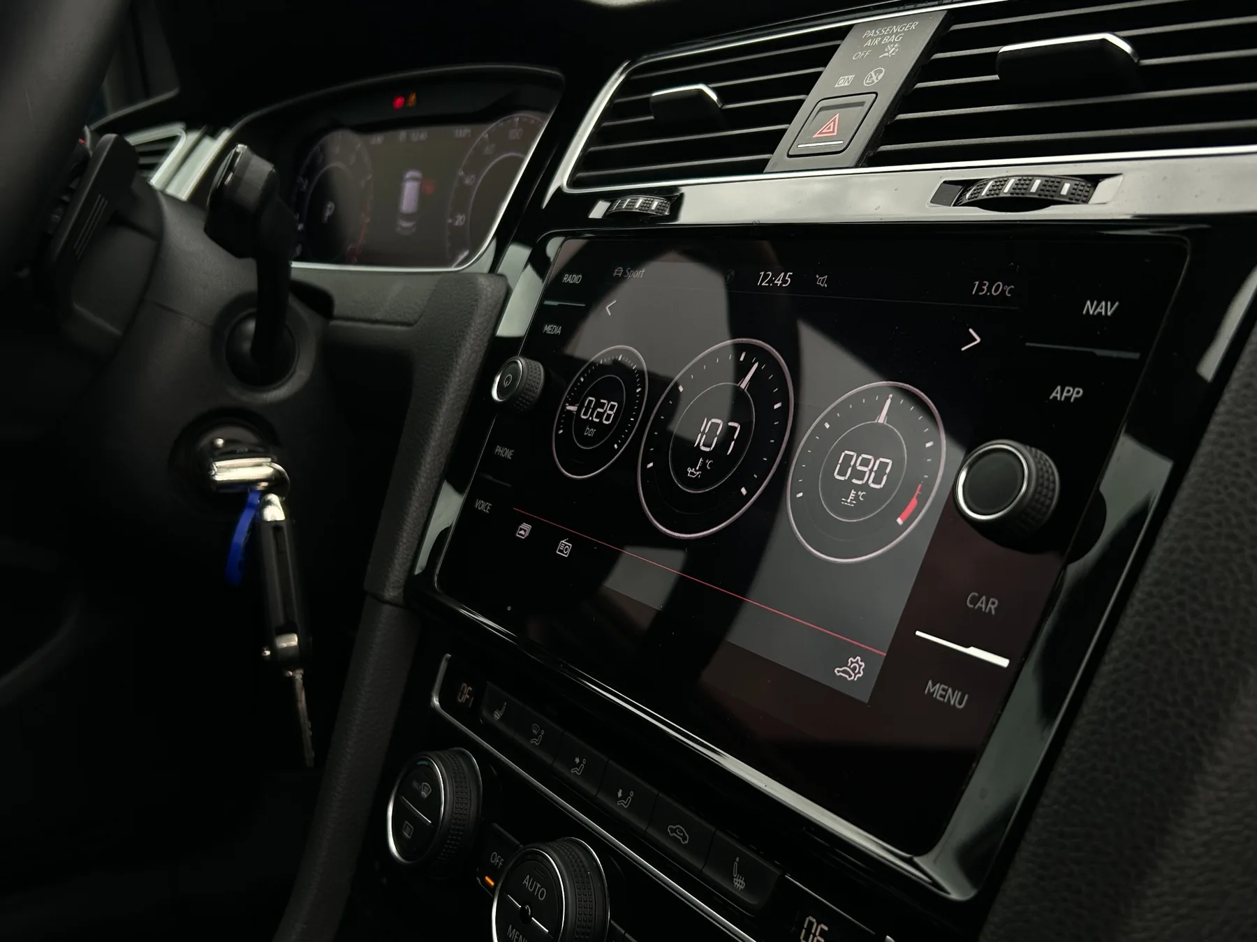 Detalle interior de un Volkswagen GTI seleccionado por GH Autos